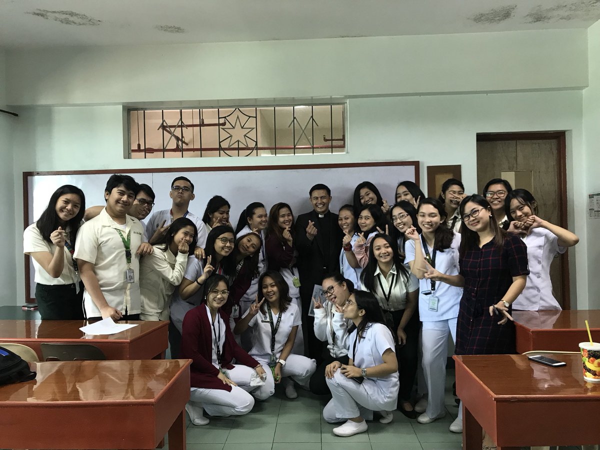 psychsocdlsl's tweet photo. Thank you so much Fr. @eugenedominic12 for sharing your time with us. We hope to see you again on the next #PsychologyTalks 💙

#MET2017
#AnimoPsych https://t.co/LivS73V58x