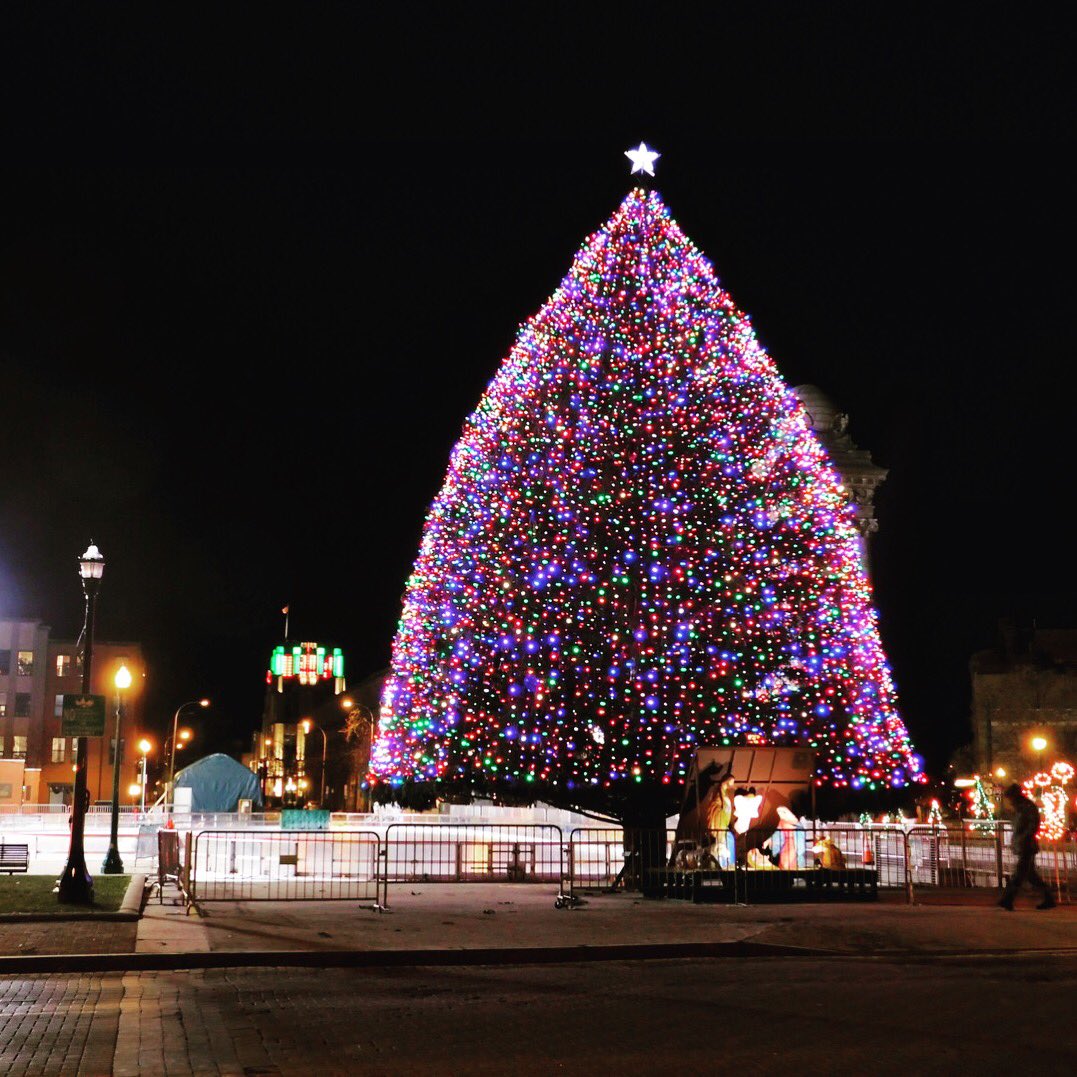 wandercuse's tweet photo. There will always be something #magical about a #Christmas tree 🎄  #Syracuse @VisitCNY @VisitSyracuse https://t.co/yZZmg5tcgY