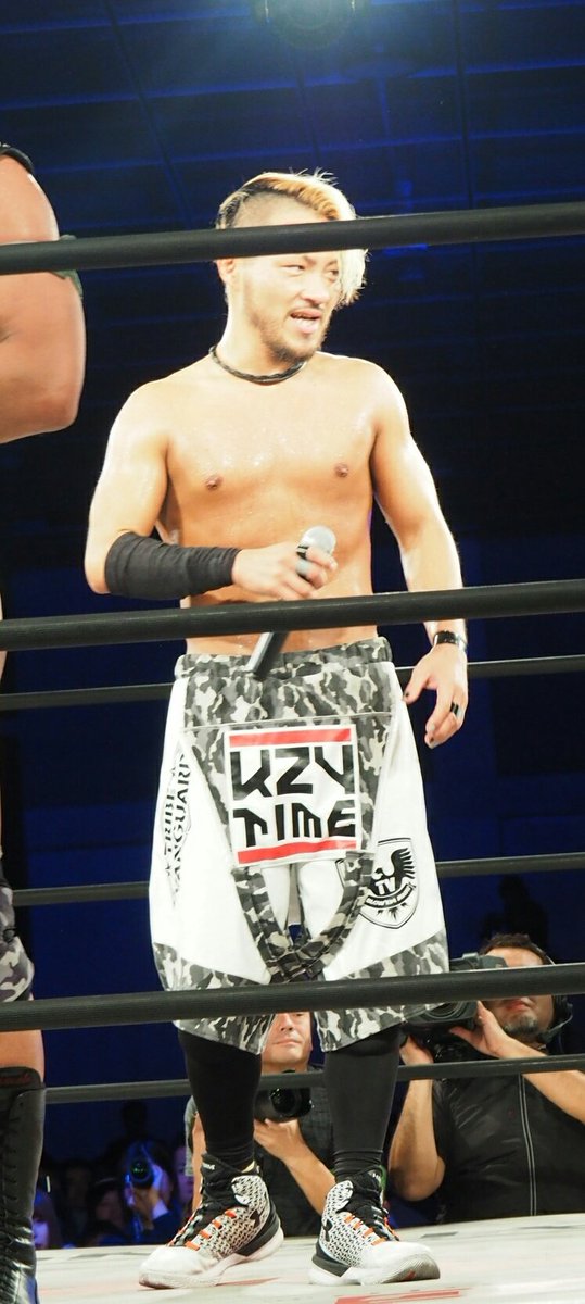 akki_MH_69's tweet photo. 2017.11.26
#DragonGate 仙台大会
#MemorialGate2017 in 仙台
(仙台サンフェスタ)
(18)Kzy選手。
元気元気。マイク持ってもじょう舌☆ https://t.co/AkKmsXx8oZ