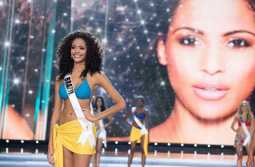 gui_patrono's tweet photo. QUE FOTÃO DA PORRA!
#MissUniverse #Brazil #MonaMU https://t.co/MriUPnp5bc