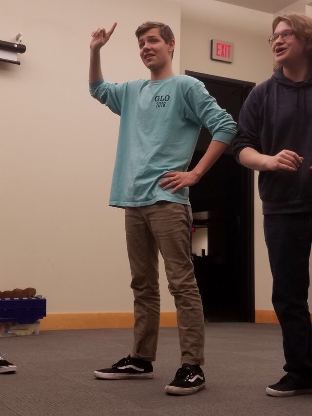 ShakoHighImprov's tweet photo. An intellectual, sparking an idea to save the bees https://t.co/JeLIq9qYze