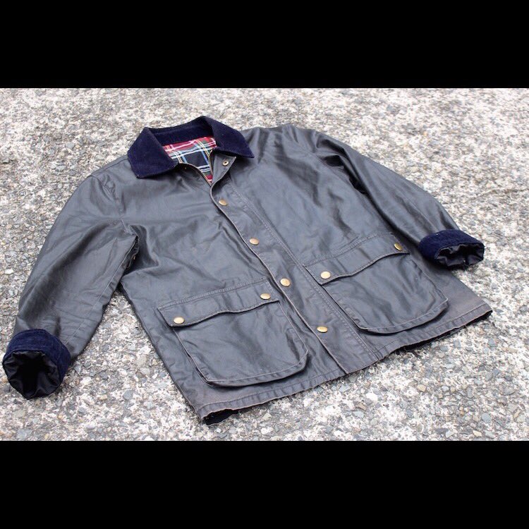 doluke_tokyo's tweet photo. new arrival .
『Oiled jacket』 
王道のBarbourはあえて選ばない。そんな捻くれ者の方たちへ。

#doluke #vintage #used #fashion #ootd #outfit #snapshot #street #classic #oiledjacket #woolrich #古着屋 #原宿 #入荷 https://t.co/6gzwP9TqW8