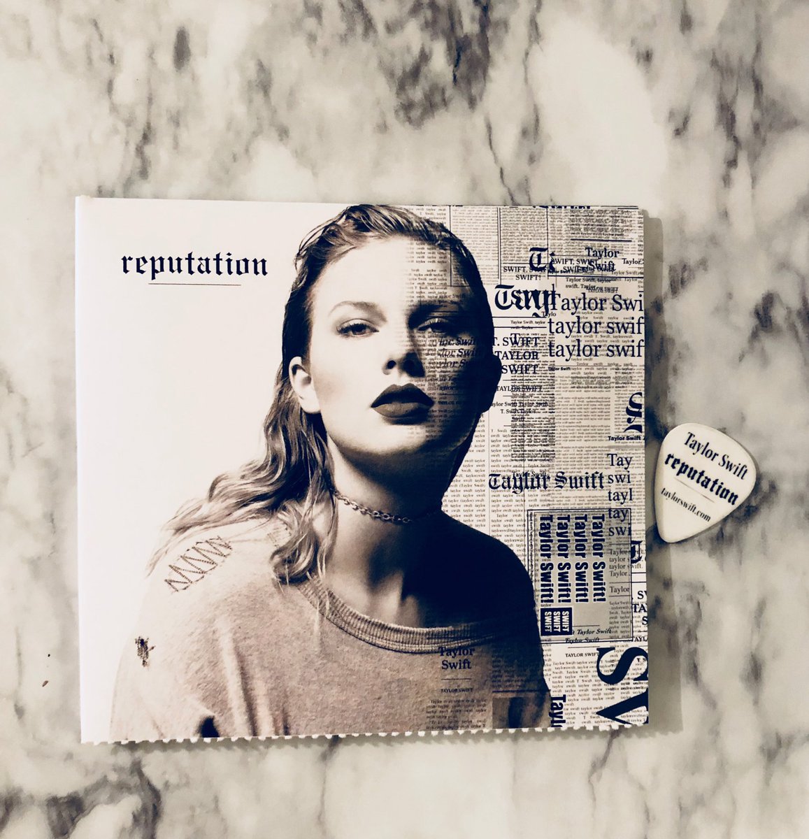w4stedpotential's tweet photo. ‼️GIVEAWAY‼️ 

Physical copy of Reputation PLUS a rep guitar pick from the Nash SS 

MUST follow and RT this to be entered! 

Picking winner Friday December 1st!! https://t.co/gP66S0CQgs