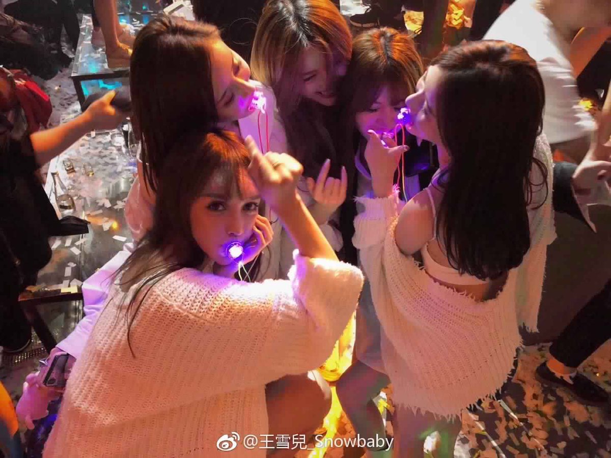 sera_huang's tweet photo. @IceyHuang1 @lora_huang 👭👭 https://t.co/yJVS6WulcQ