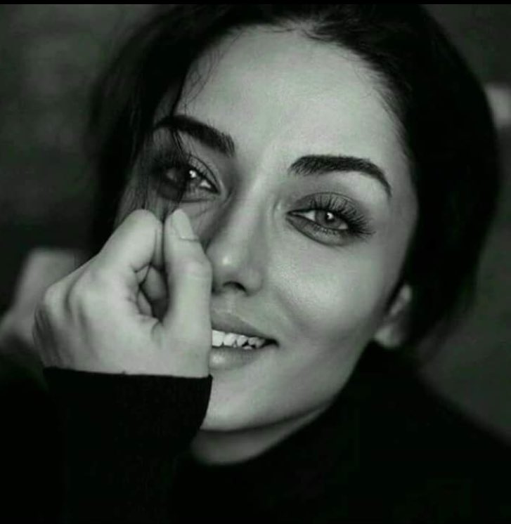 ﭑﻟقصيدة ﭑﻟمو علئ عيونك
• حرﭑمٱت ﭑﻟحبر بيهٱ