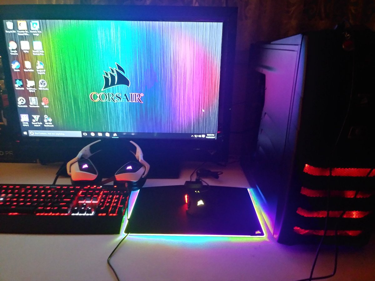 SmackBrosPK's tweet image. New setup Christmas CAME EARLY!!!!!🎅🎅🎅🎅 @TeamDoomsday 
@DooMredleader 
@CORSAIR