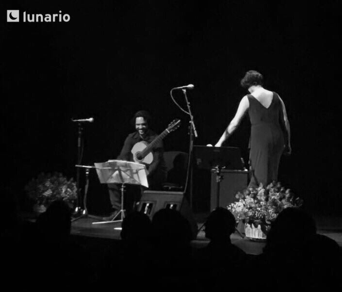 LunarioMx's tweet photo. La música alegra y reconstruye al mundo. Así la noche con @anaschwedhelm y @MorganGuitarra. https://t.co/cseVaJPcNB