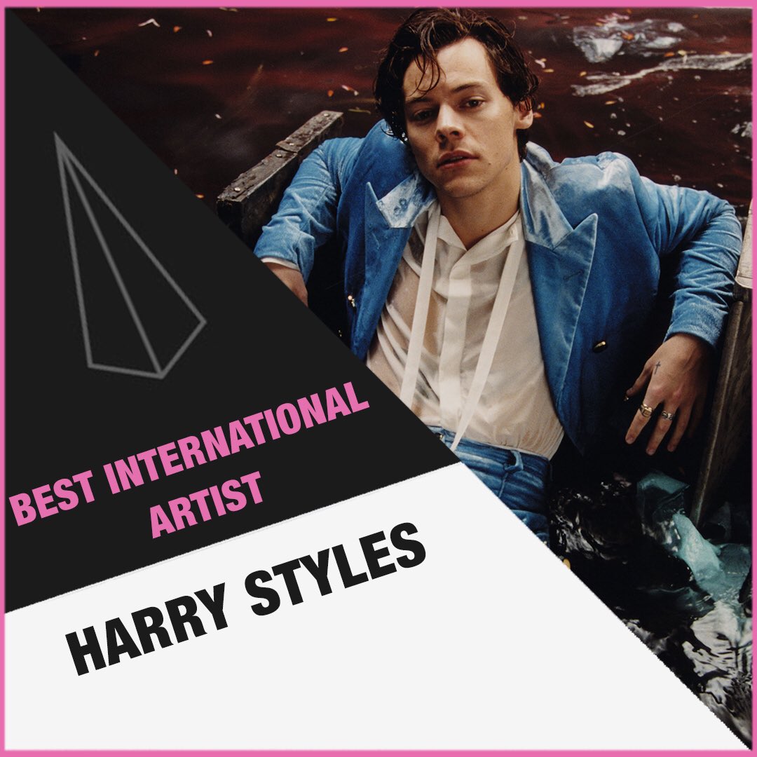 SonyMusicAU's tweet photo. .@Harry_Styles  takes out the ARIA for Best International Artist! Congrats!! 😍❤️ #ARIAs https://t.co/TxZcFRjQdA