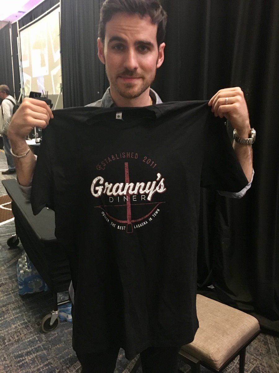 BLACKHlLL's tweet photo. just bought my #projecthealthychildren granny's hoodie! i'm so happy i was able to get it, with only 3 hours left! super excited! @thereelbeverley https://t.co/tmgoKCOTMc #grannysdiner https://t.co/tVMb3YL6Mu