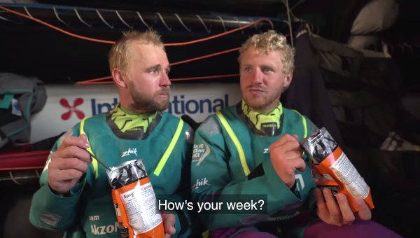 [On en parle] Quand <a href="/NicolaiSehested/">Nicolai Sehested</a> et <a href="/bradfarrand/">Brad Farrand</a> de la <a href="/teamAkzoNobel/">teamAkzoNobel</a> se racontent avec humour leur semaine tout en déjeunant avec des produits lyophilisés fournis par <a href="/LyophiliseandCo/">Lyophilise & Co</a> ! 😍 bit.ly/2Adhd3m #VolvoOceanRace #teamakzonobel #Leg2