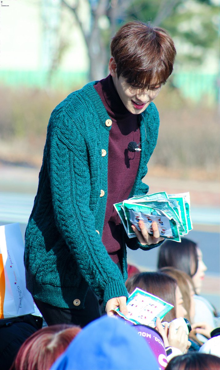 EUNWOOHOLIC_COM's tweet image. 171128 미니팬미팅 #아스트로 #차은우 #이동민 #니가불어와 #ASTRO #CHAEUNWOO #BARAM 💕💕