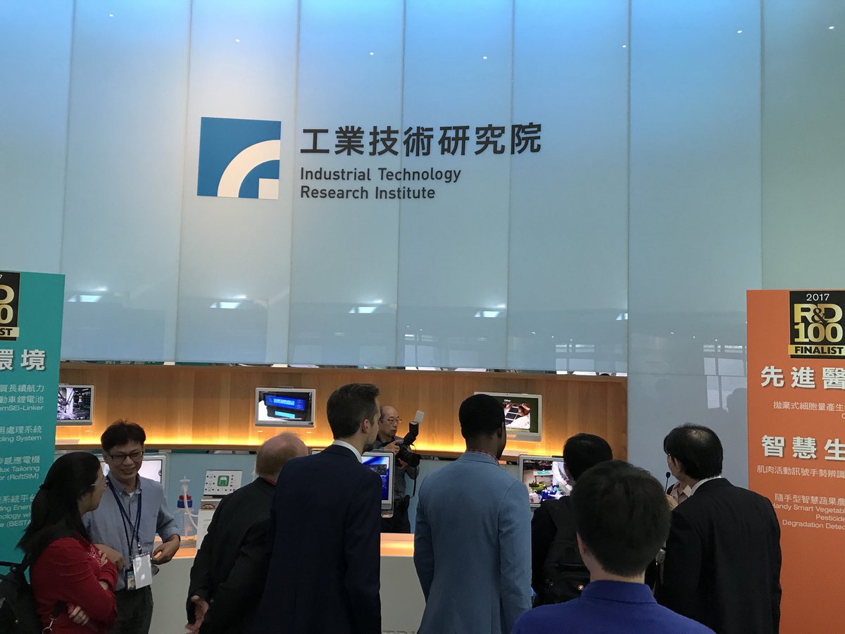 Ad van Berlo tweet media