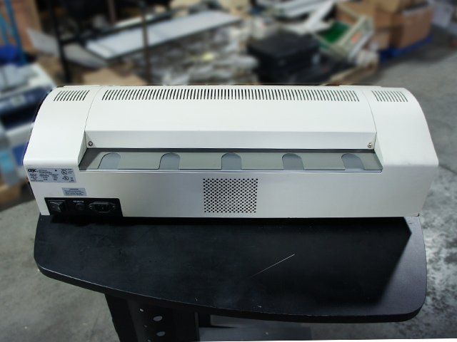 usedpresses's tweet image. For Sale: #GBC H700 Pro Used Bindery &amp;amp; Finishing machine is now available at best price. For more detail call @ 1-800-268-6577 OR Email @ machines@printersparts.com OR Visit @ used-presses.net/product/binder…. Find more machines at goo.gl/aVnHCc #UsedBinderyMachine #UsedMachines