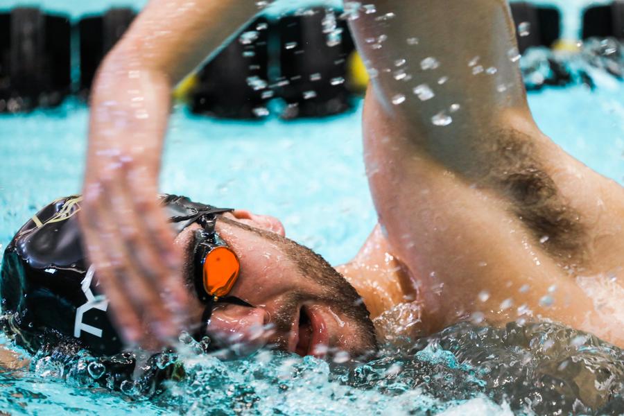 ManeaterSports's tweet photo. Individual performances highlight inconsistent fall season for Mizzou swim and dive: https://t.co/y6nCDzIVts https://t.co/LFuIsHVFhc