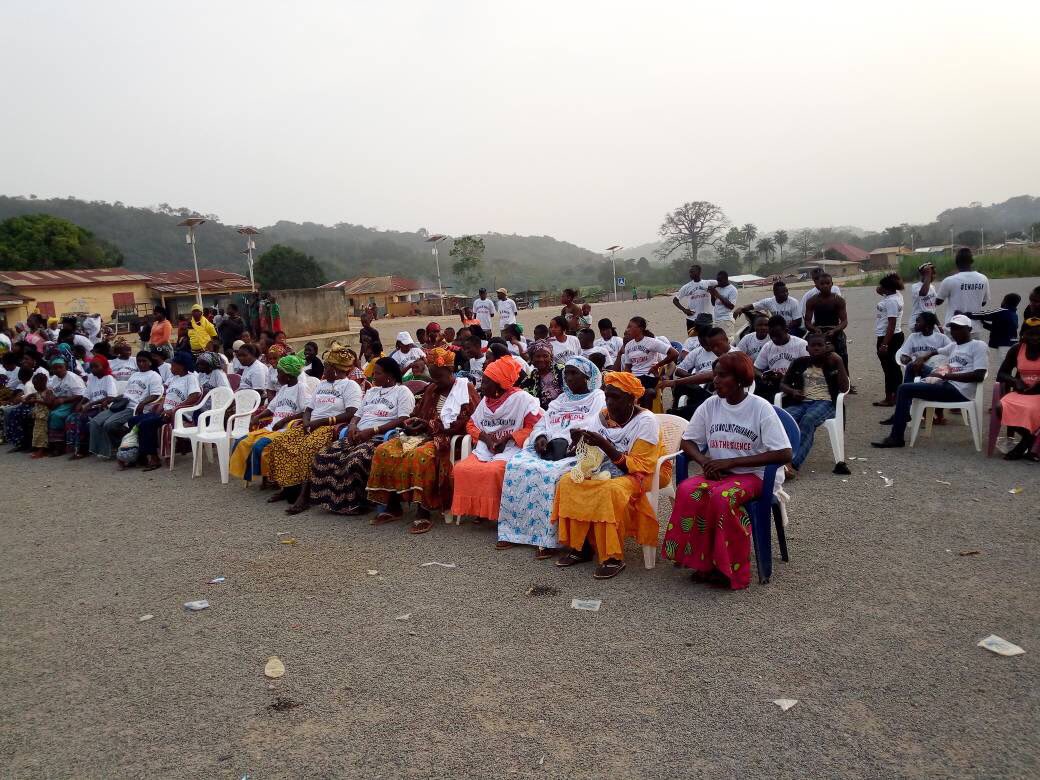 ThereIsNoLimitF's tweet photo. Our team is leading conversation across #Guinea to #EndFGM #tinlf16daysofactivism #EndViolenceAgainstWomen #16daysofactivism #orangetheworld https://t.co/6up5mxau6S