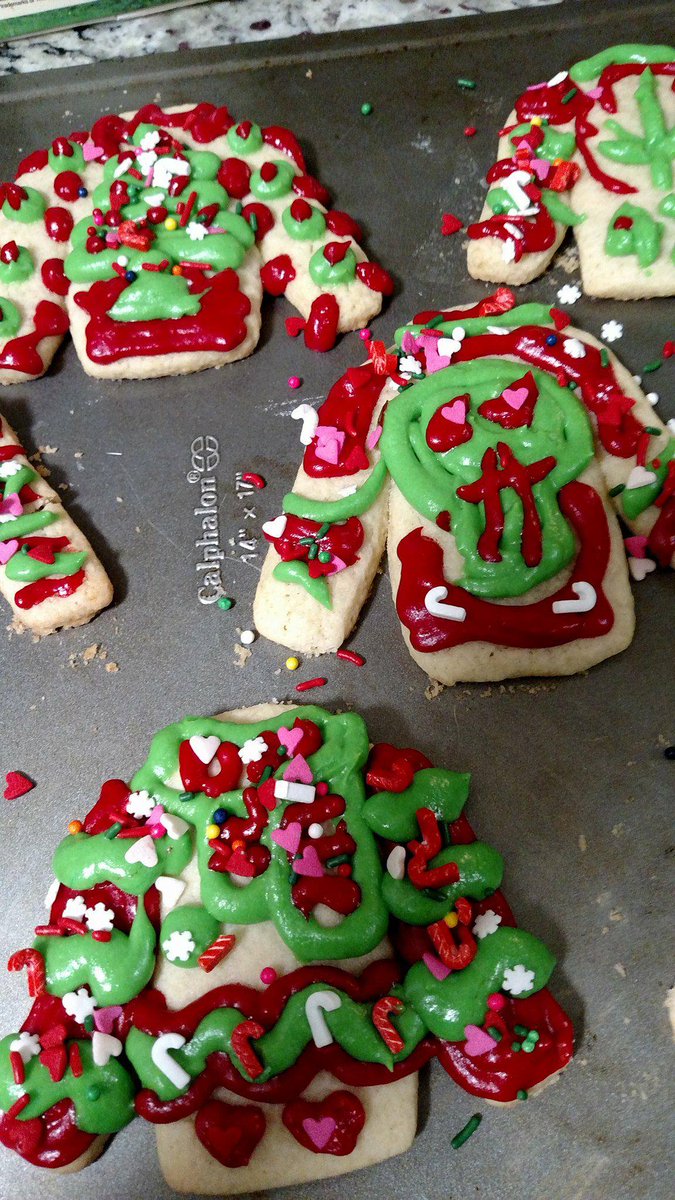 ShitizenKane's tweet photo. Lit AF ugly sweater cookies we made ๐ฅ๐๐ฅ๐๐บ #craftycookingkits https://t.co/86xp8W8R6T