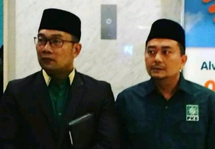Ridwan Kamil (<a href="/ridwankamil/">Ridwan Kamil</a> ) - Syaiful Huda (@KangSyaifulHuda ) Digadang - gadang Pasangan Serasi.
radarcirebon.com/ridwan-kamil-s…