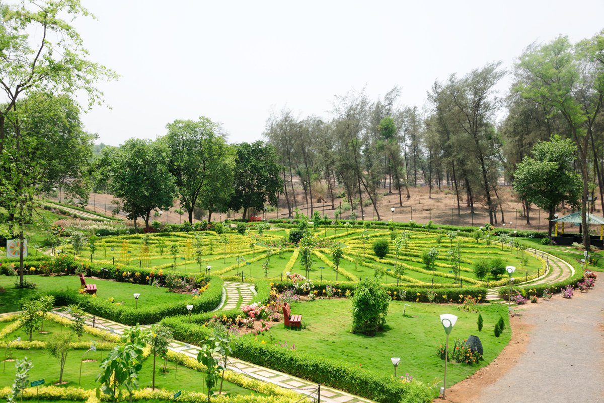 dnhddtourism's tweet photo. Green Green Everywhere, Everywhere Green
Go here, Go there, a new flora is seen!! #NakshatraGarden
@incredibleindia @tourismgoi #VisitDDnDNH #PlacesInDNH @prafulkpatel @Sajjan95 https://t.co/aeA7n3Jn71