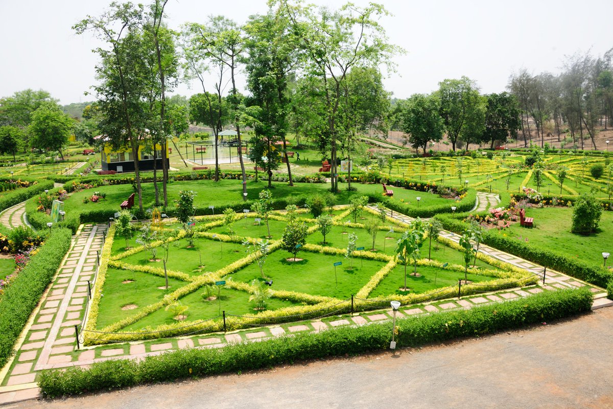 dnhddtourism's tweet photo. Green Green Everywhere, Everywhere Green
Go here, Go there, a new flora is seen!! #NakshatraGarden
@incredibleindia @tourismgoi #VisitDDnDNH #PlacesInDNH @prafulkpatel @Sajjan95 https://t.co/aeA7n3Jn71