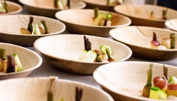 kmt_traders's tweet image. KMT TRADERS 
Areca leaf plate manafacture I am exporter