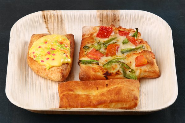 kmt_traders's tweet image. KMT TRADERS 
Areca leaf plate manafacture I am exporter