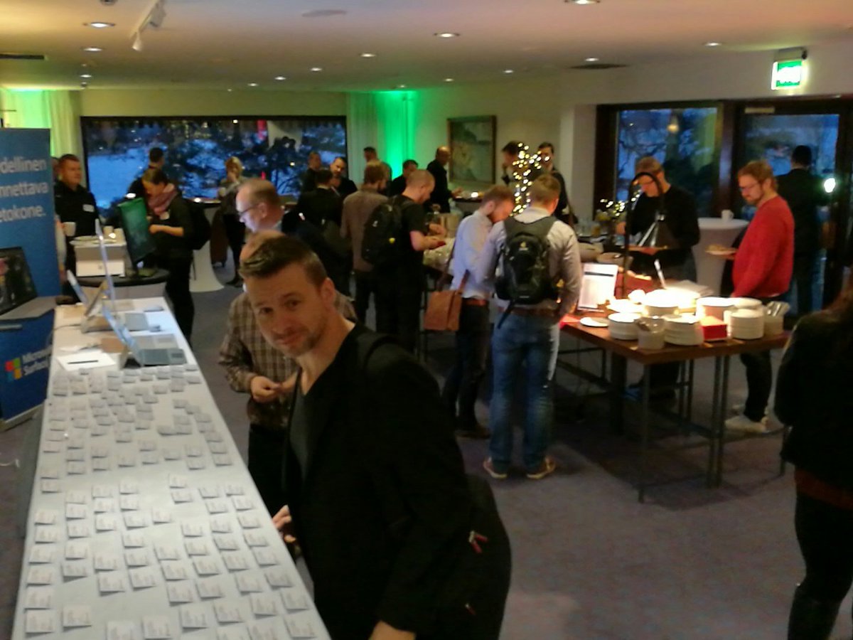 kitevesku's tweet photo. Microsoft Tech Summit kumppaniarkkitehtipäivä on aloitettu aamiaisella. Tervetuloa! #techsummitfi https://t.co/lqsr0Lvjx1