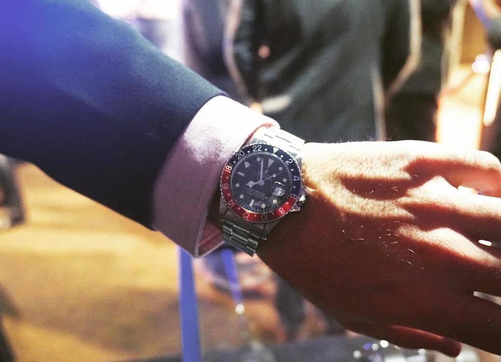 BezelHouse's tweet photo. Spotted a 1972 Rolex Vintage GMT Pepsi Bezel during the #amexvipyyc tonight! Thank you @ignacioottati for letting me snap a quick pic of your wonderful timepiece!
.
#yycbuzz #alberta411 #yyc #yycnow #yycliving #yycevents #calgary #calgarylife #calgarybuz… https://t.co/E4Yksl34sh https://t.co/liNluLDvTr