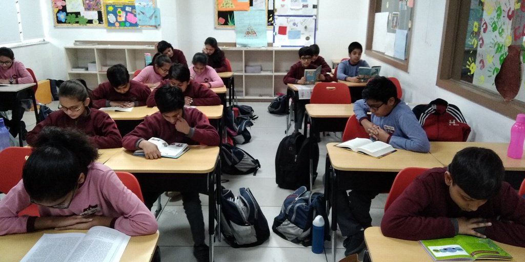MrisEdu's tweet photo. #ManavRachnaInternationalSchool, Sector-51, #Gurugram organized โ#OneNationReadingTogetherโ event in #association with #Scholastic India to #celebrate the pleasure of reading. https://t.co/llmkpFvFY0