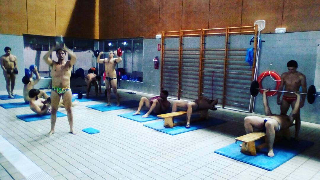 CNTRESCANTOS's tweet photo. Entrenando con una sonrisa 👦🏋🏊💪
#HardTraining #SwimPower #Stronger #waterpolo #Trescantos
#waterpolotrescantos https://t.co/r7QBrt4XE1