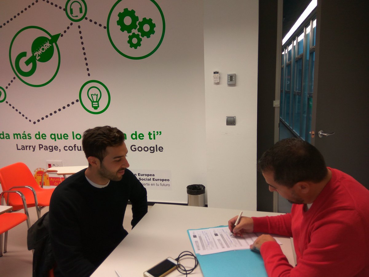CW_Merida's tweet photo. Acaba de finalizar la tutoría de @fernangonca con Carlos, uno de sus tutorizados. #construyendosueños #CoworkingMerida #SomosEoi @CW_Merida @eoi @vvvaliente @ayto_merida https://t.co/Pmt1p2jkTp