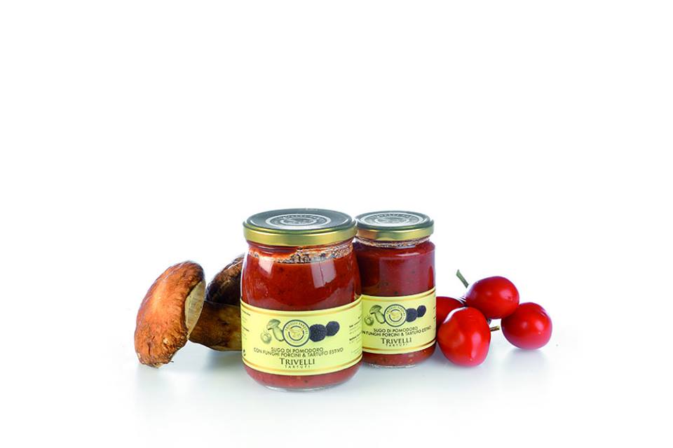 La pasta non manca mai sulle nostre tavole!
Oggi vi consigliamo di condirla con sugo di pomodoro, funghi porcini e tartufo estivo!
#TrivelliTartufi #truffle