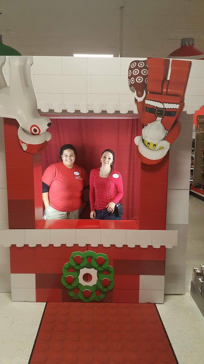 So proud of my ISM signing team member for sleighing the shipper builds and photo booth! #targetfun #targetrun happy holidays! <a href="/ARiley21/">Amanda Riley</a>