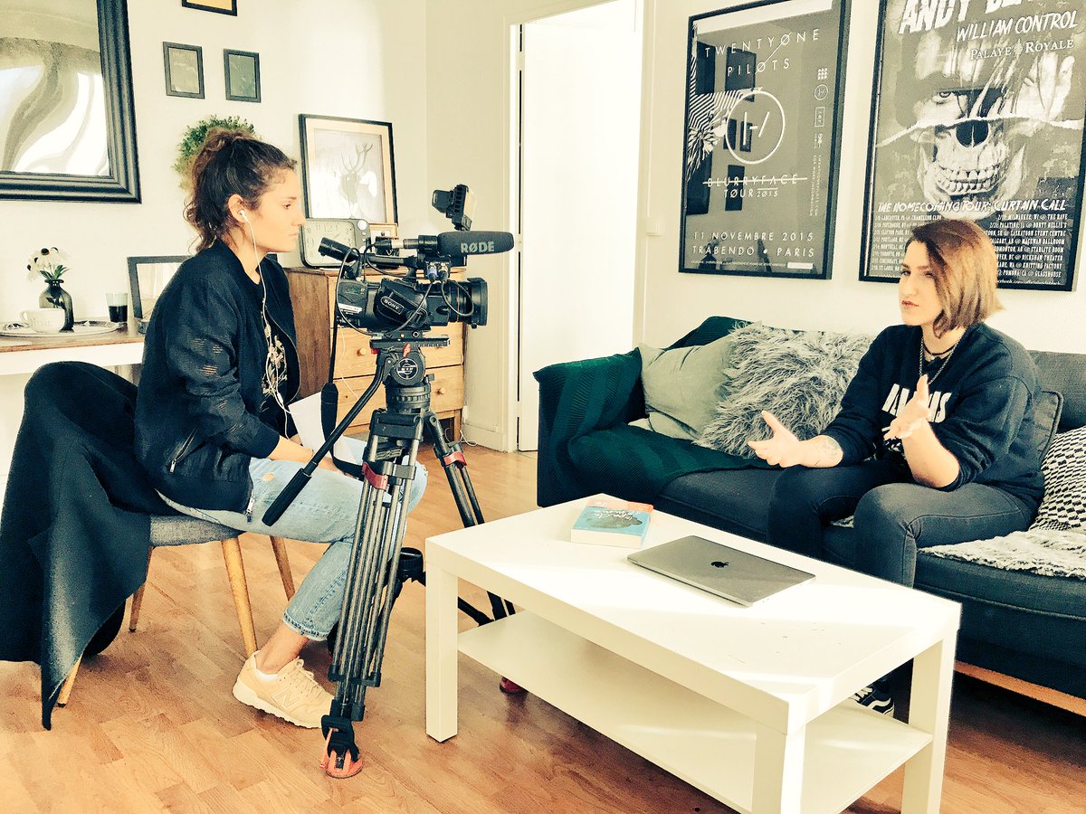 Ch_Bonneau's tweet photo. En tournage avec @NiNeGorman pour son roman #LePactedEmma @AlbinMichel jeunesse. À voir dans le JT de @M6 demain, dans le #1245 ! https://t.co/GFyEB3eCWy