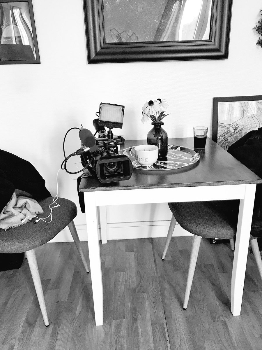 Ch_Bonneau's tweet photo. En tournage avec @NiNeGorman pour son roman #LePactedEmma @AlbinMichel jeunesse. À voir dans le JT de @M6 demain, dans le #1245 ! https://t.co/GFyEB3eCWy