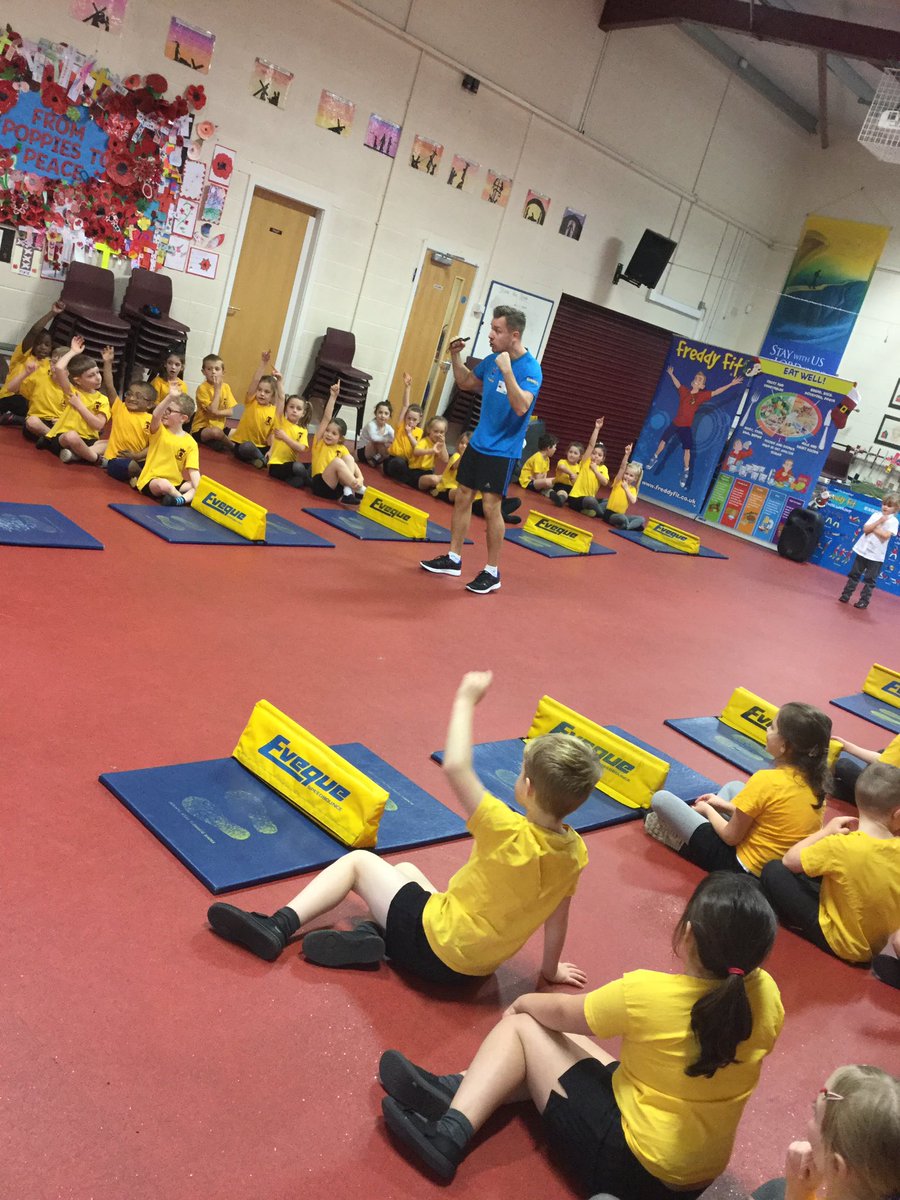 ssao_y2's tweet photo. Year Two enjoying some festive 'Freddie Fit' https://t.co/ceBtF6ooUG