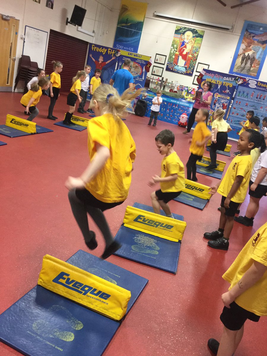 ssao_y2's tweet photo. Year Two enjoying some festive 'Freddie Fit' https://t.co/ceBtF6ooUG