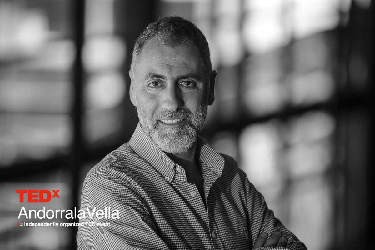 TEDxAnd's tweet photo. En @mikelalvira ens presenta quelcom essencialment humà: la capacitat d’emocionar. ☺️ Col·locant sempre a la persona com a mesura de l’èxit, perquè com ell bé diu 👉"La mesura és la persona".
#TEDxAnd #ArquitecturesEmocionals 
https://t.co/J3FBoRkDNQ https://t.co/3rhqeSqbsR