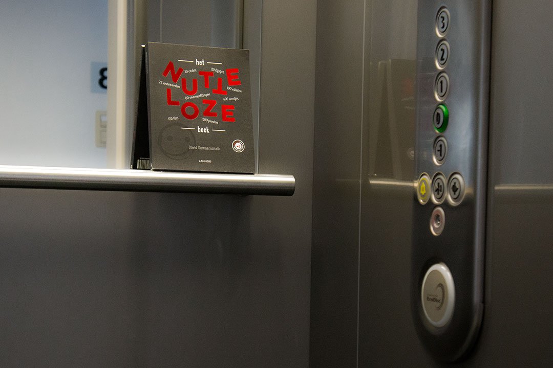 denutteloze's tweet photo. Het Nutteloze Boek zit in de lift.

https://t.co/obec65qlX6
#hetnuttelozeboek #lannoo #beeldspraak #taal #humor #absurd https://t.co/q7v7vZVpd6