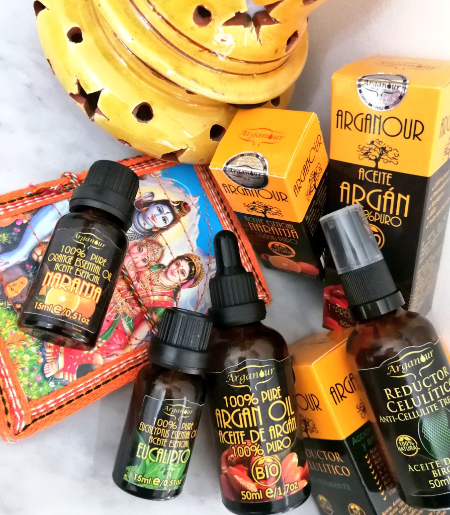 elisacreams's tweet photo. Con #argangour empresa española a base de aceites esenciales y su estrella con Argán de Marruecos llegamos al mundo de los sentidos. @MeetingBlogger @Arganour  #aceitesesenciales #bblogger https://t.co/ZOlitWv3ue