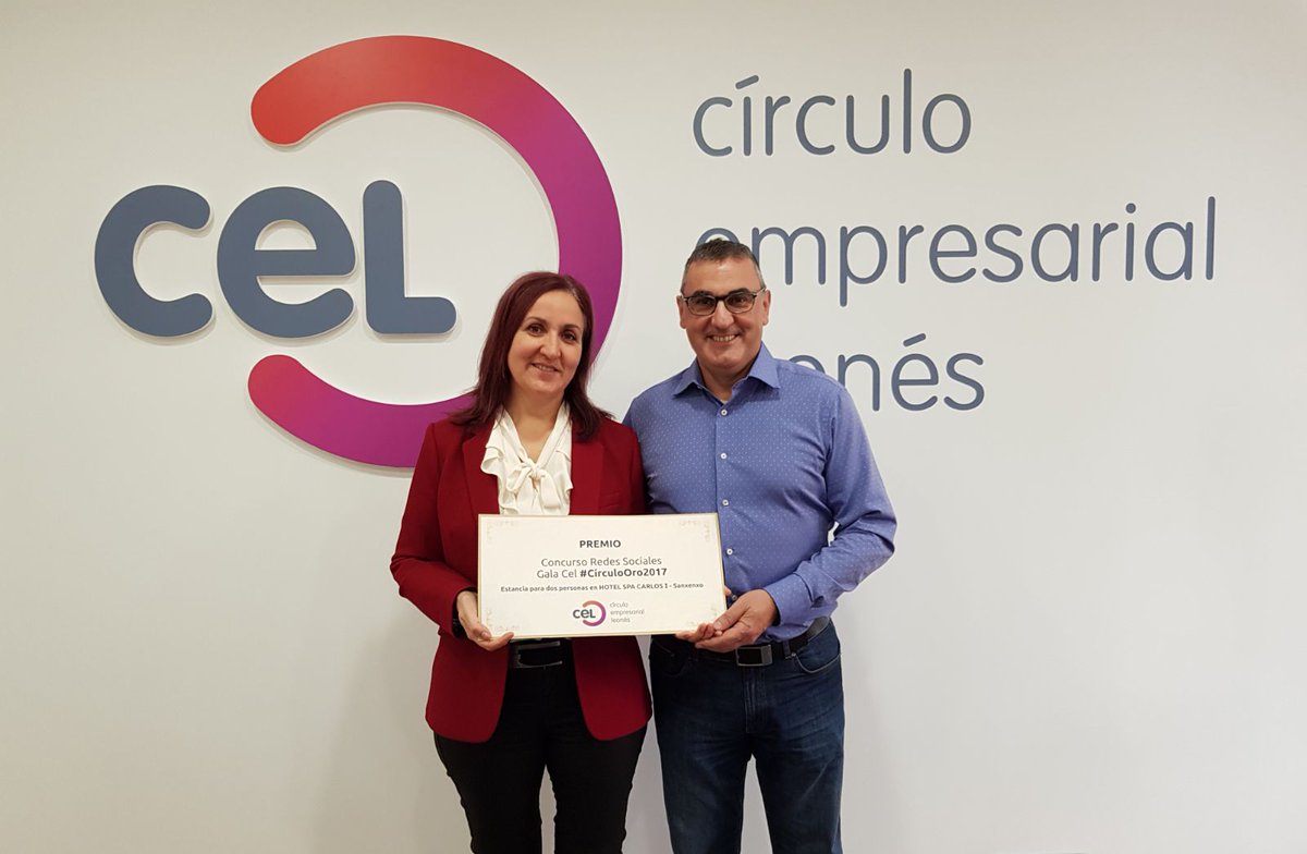 cel_leon's tweet image. La ganadora del concurso del #CirculoOro2017, Ana Álvarez, de la empresa @lecalsa asociada al @cel_leon, ha recogido hoy su premio: un fin de semana para dos personas en un hotel de Galicia. #leonesp #concursos