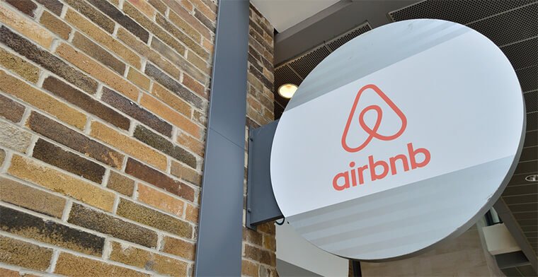 thinkwik_india's tweet photo. Airbnb Designs AI That Turns Rough Sketches Ideas into Product Codes.

https://t.co/12KZKt3is4

#airbnbaisketch #AirbnbAI #airbnbailab #airbnbartificialintelligence #airbnbaidesign #artificialintelligence #convertdesigntocode https://t.co/sp19slyCB0