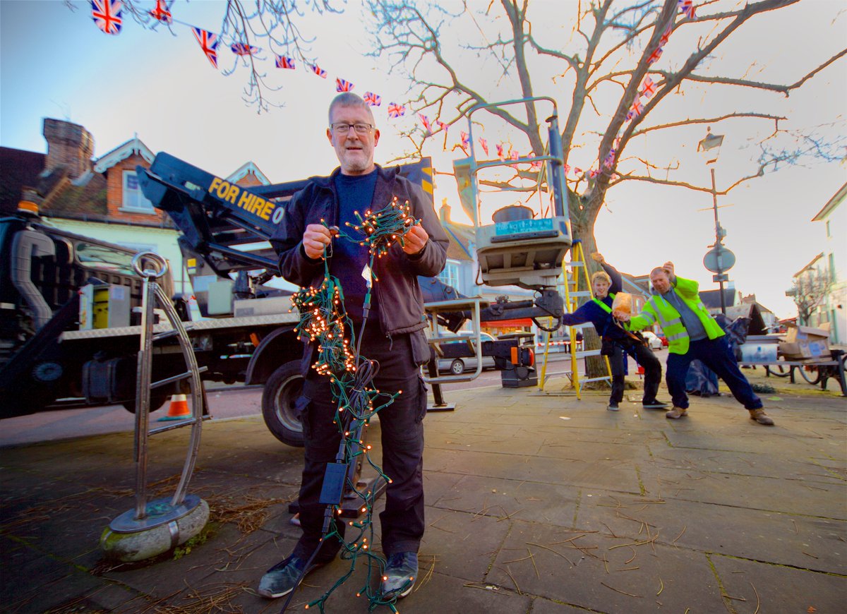 Johntweddell's tweet image. Getting ready for Christmas at the Emsworth St Peter's Square @HazleandCo @EmsworthLife