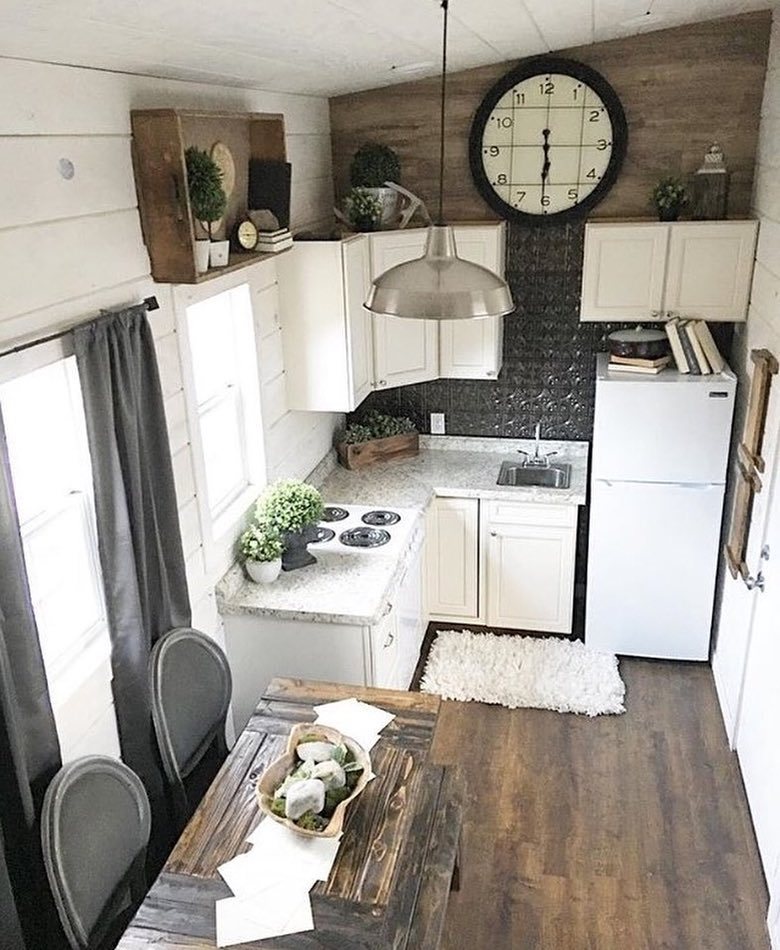 thetinyhousesco's tweet photo. Cálido y moderno interior de minicasa. #minicasa #microcasa #thetinyhouses #tinyhome #tinyhouse #tinyhouseswoon #tinyhousetalk #tinyhousemovement #tinyhouseblog #casasdemadera #interiordesign #deco #decoracion #espacios pequeños #casaspequenas #cabin https://t.co/uXTX5JvoE5 https://t.co/JK1XWJfnHQ