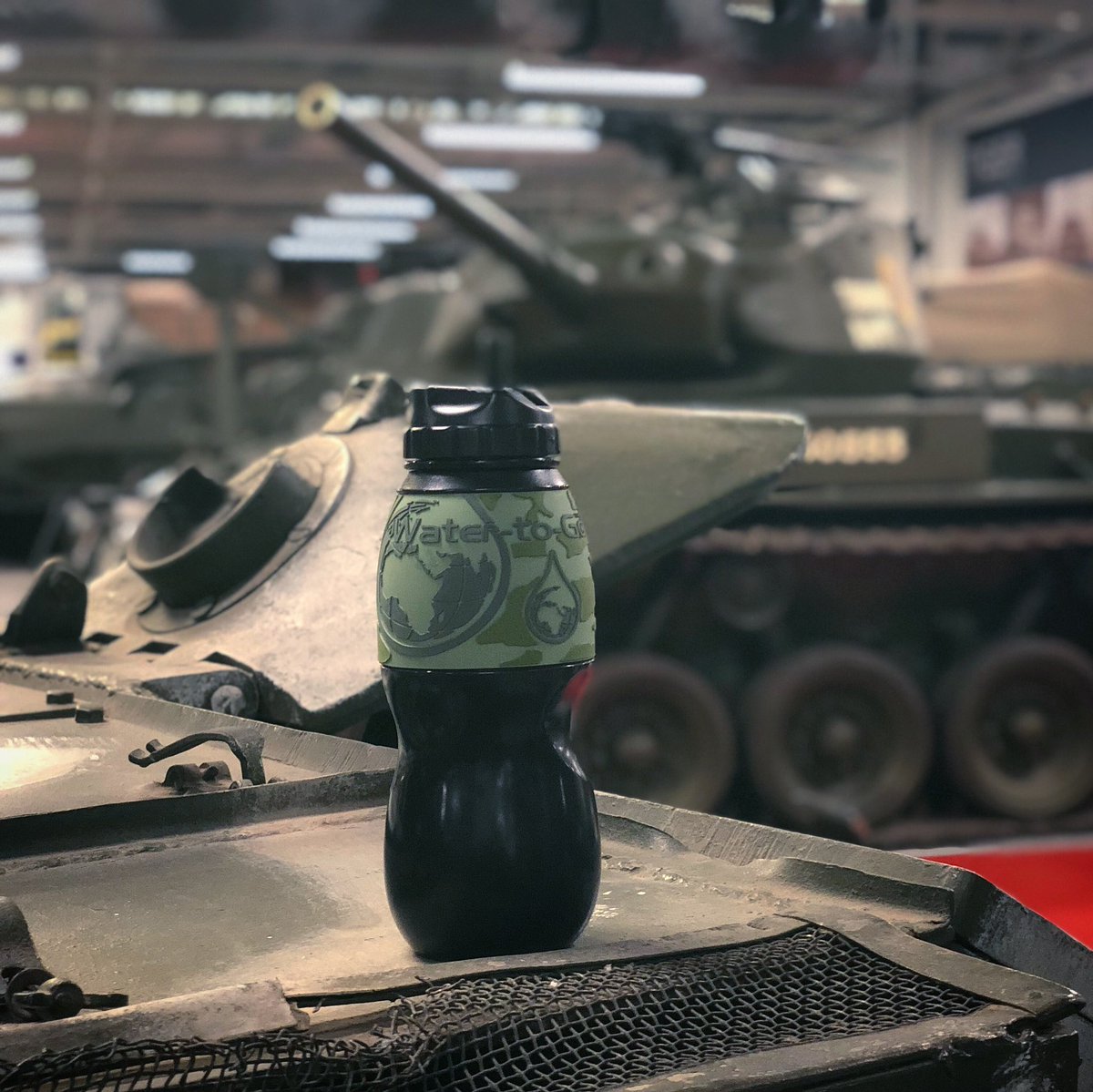 _DavidJLove's tweet photo. When you nearly misplace your camouflaged @watertogo bottle on top of a tank ππ
#watertogo #tactical #tacticool #tank #tanks #edv #survival water bottle #waterfilter #filterbottle #saynotosingleuse #sustainable https://t.co/Gqz29XNj6V
