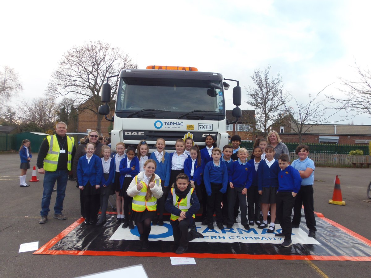 MyGeorgeApp's tweet photo. RT @FORS_online: #FORS's proud that #FORSMember #DevlinHaulage delivered a #valuable #RoadSafety lesson to 500 #children at #HarefieldInfantSchool& #HarefieldJuniorSchool in #Harefield,#Middlesex during #RoadSafetyWeek.Lets continue to support&make our #… https://t.co/YWTQOJXgRp