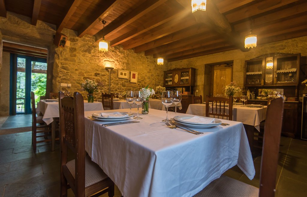 do_artesanato's tweet photo. ¿Todavía sin planes para el puente de diciembre? ¿Qué tal una escapada en familia o con amigos en plena naturaleza? En #ACabanadeCarmen y #CasaPerfeutoMaría nos quedan las útimas habitaciones libres. No te lo pienses demasiado... 🙂 https://t.co/9J1BK8Tjqa