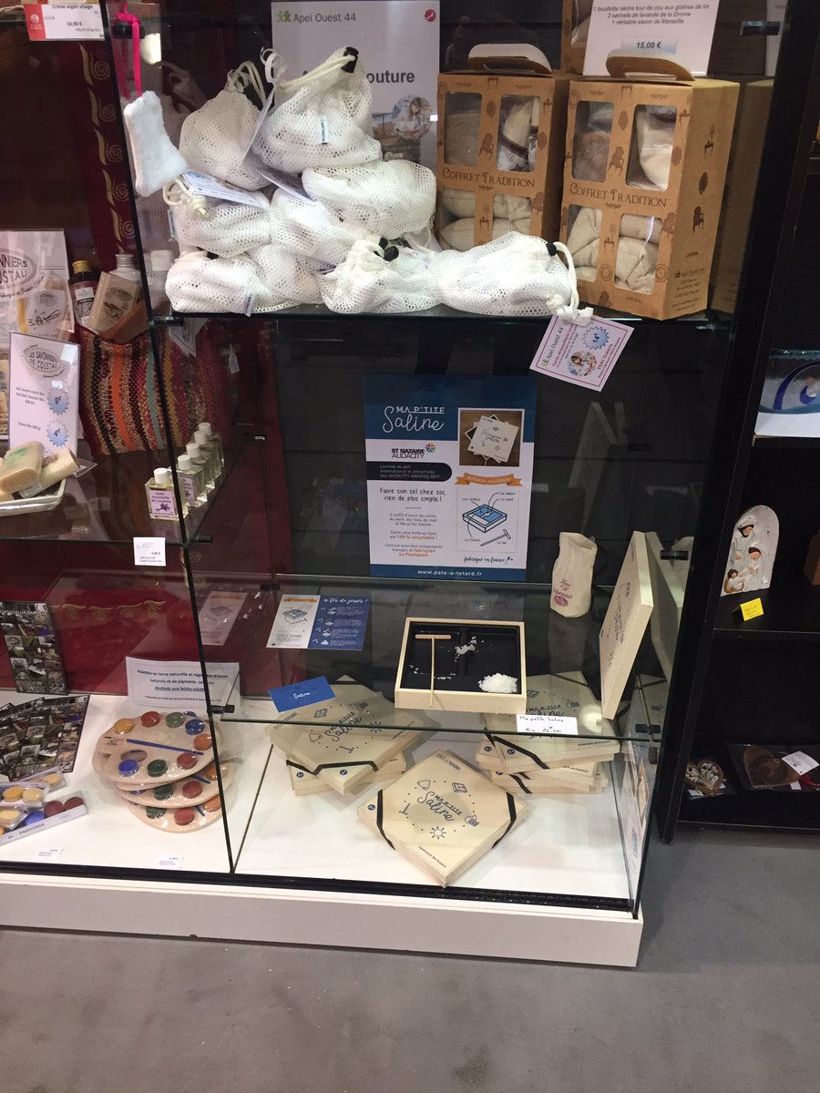LaNazairienne's tweet photo. 1er point de vente à #SaintNazaire pour #MaPtiteSaline, gagnant des #AA2017, à la boutique éphémère de Noël, rue de Stalingrad 😀https://t.co/wXvuJcqcG6 https://t.co/leIQEXHTAZ