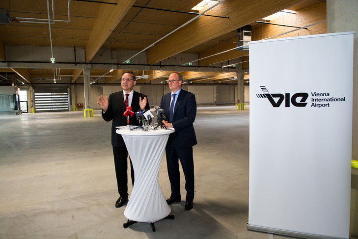 #ViennaAirport expands its cargo centre and opens a new temperature-controlled pharma hub. The €17.9m investment includes a new pharma handling centre featuring about 1,600sq m of space as part of the recently enlarged air cargo facility bit.ly/2BjgEBF