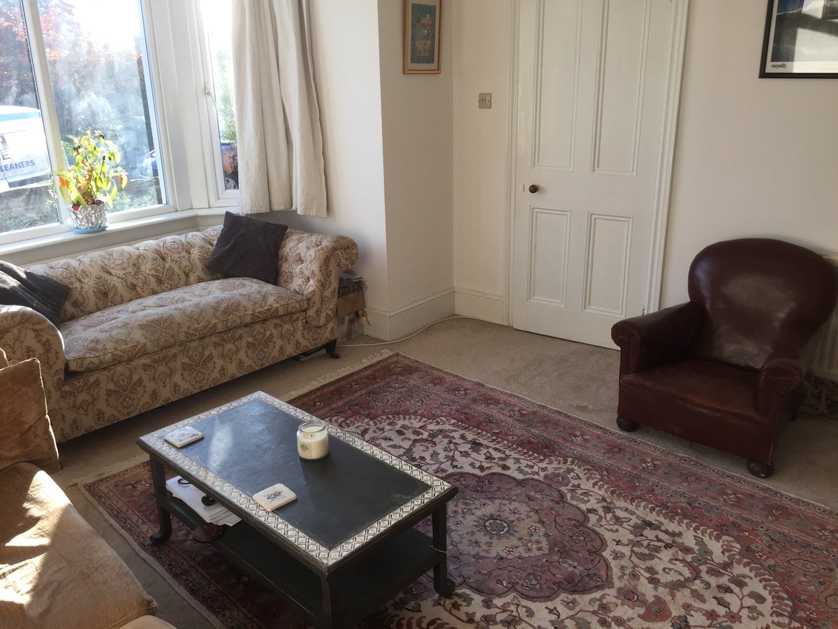 IMYourGroup's tweet photo. This beautiful end terrace property with lovely period features could be yours to rent starting December! 
This hall-entrance home boasts three double bedrooms (one of which  being an en suite!), recently renovated bathrooms, two large reception  rooms, and off road parking! https://t.co/aQ9mAaNKnc