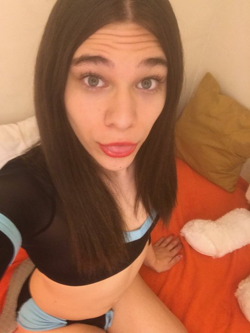 See the adorable and cute model  Jessy giving a little sneak preview for our followers ??. WATCH NOW
